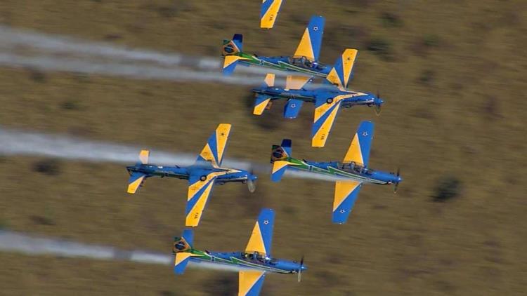 Airshow performers