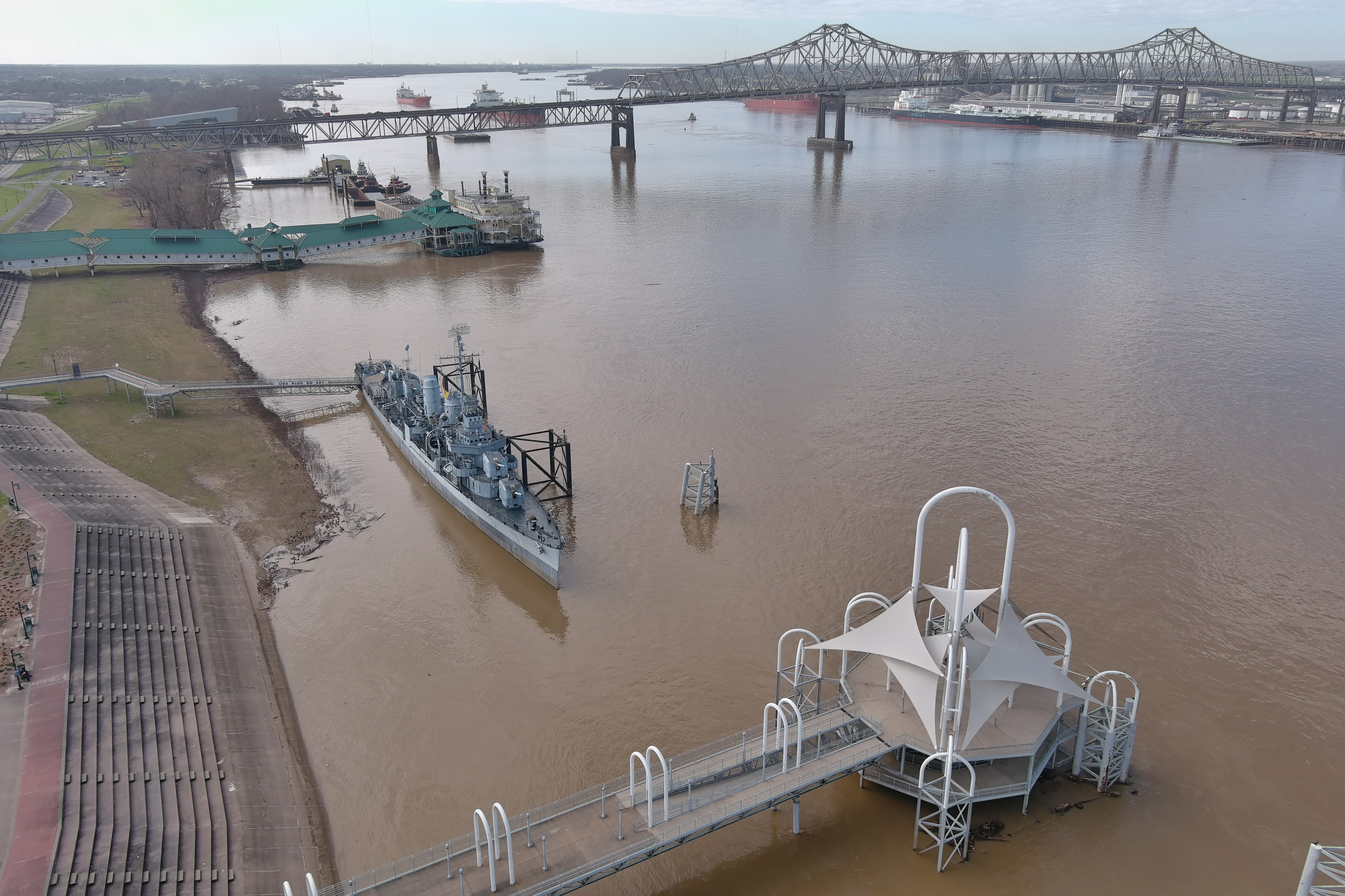 Mississippi River, USS Kidd, Baton Rouge Dock