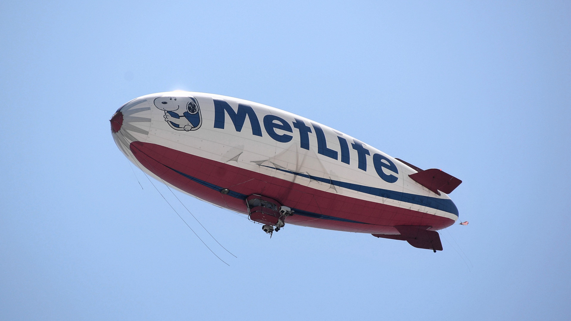 MetLife Blimp at Jazz Fest 2013