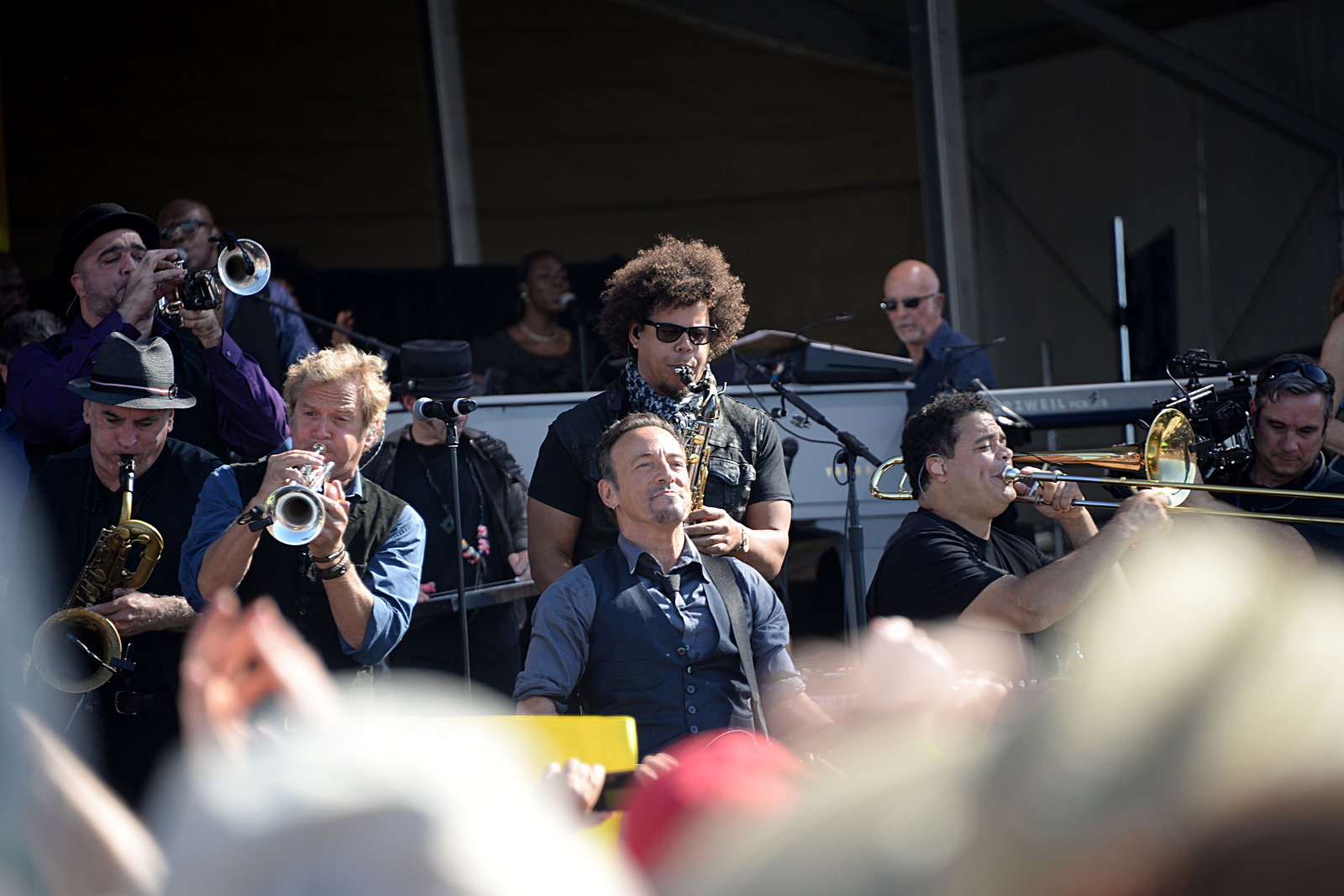 Bruce and nearly the whole E Street Band step out front into the sunshine